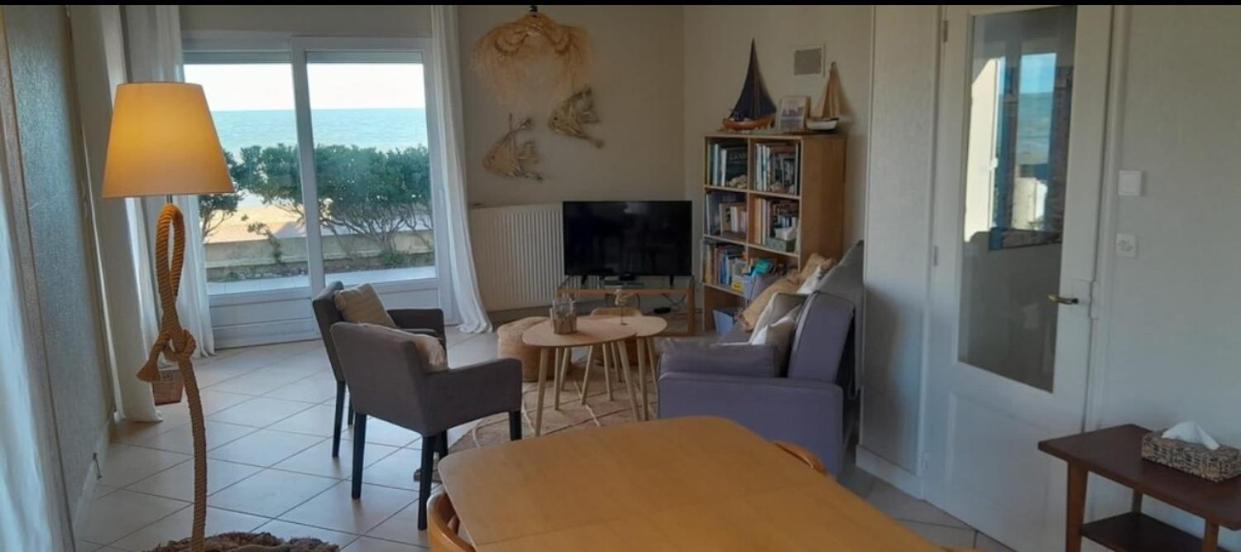 Vue Exceptionnelle En Front De Mer, 8 Personnes Ver-sur-Mer Exterior photo