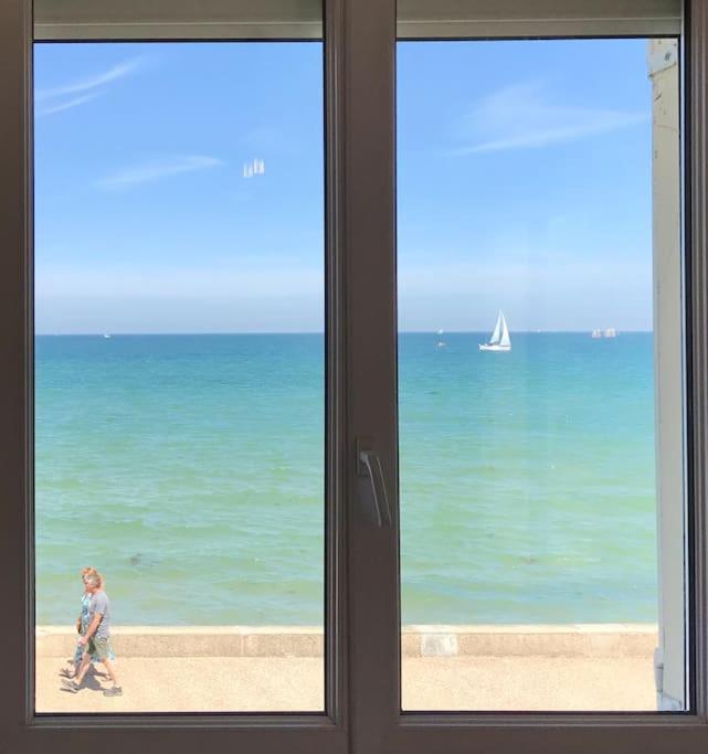 Vue Exceptionnelle En Front De Mer, 8 Personnes Ver-sur-Mer Exterior photo