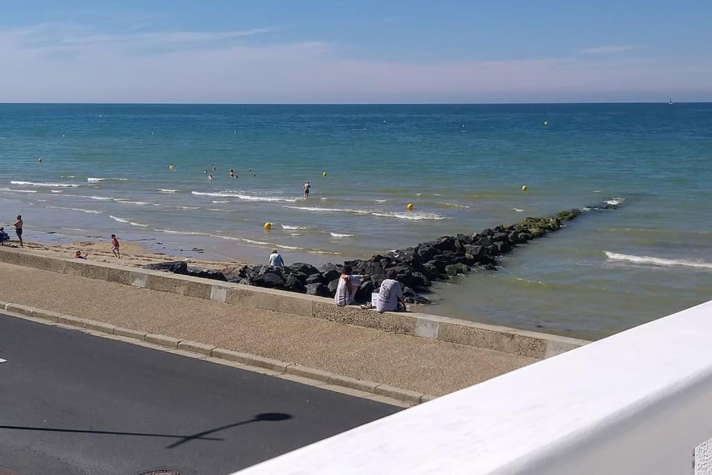 Vue Exceptionnelle En Front De Mer, 8 Personnes Ver-sur-Mer Exterior photo