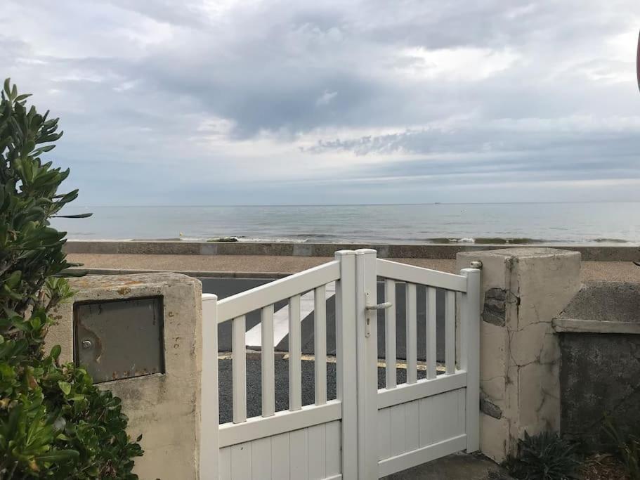 Vue Exceptionnelle En Front De Mer, 8 Personnes Ver-sur-Mer Exterior photo