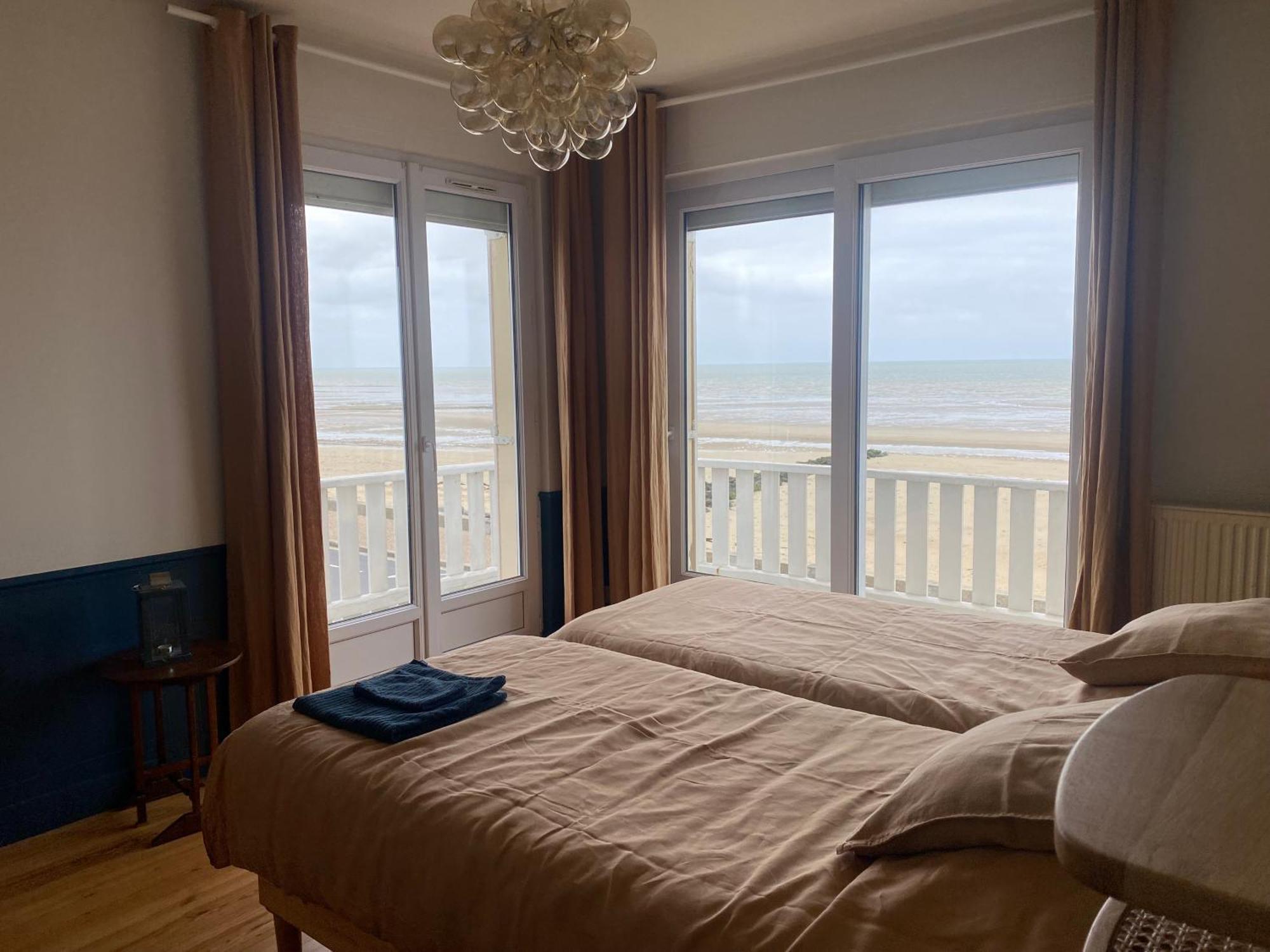 Vue Exceptionnelle En Front De Mer, 8 Personnes Ver-sur-Mer Exterior photo